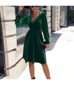 Simple V-Neck Slim Fit Long-Sleeved Solid Color Mid-Length Dress Wholesale Dresses SDV463742